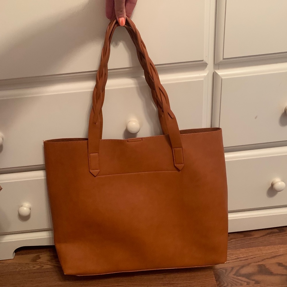 Leather shoulder bag